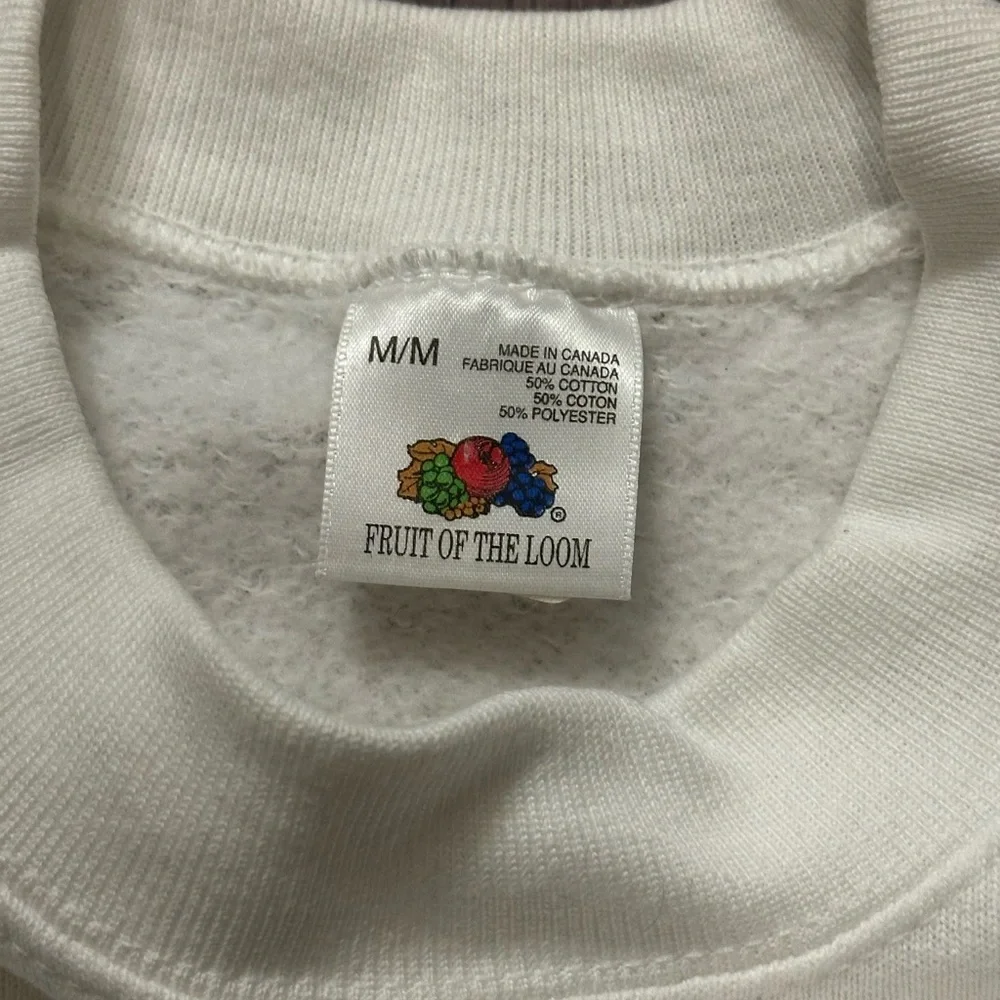 Vintage Victoria Embroidered Crewneck Sweater - Picture 3 of 4